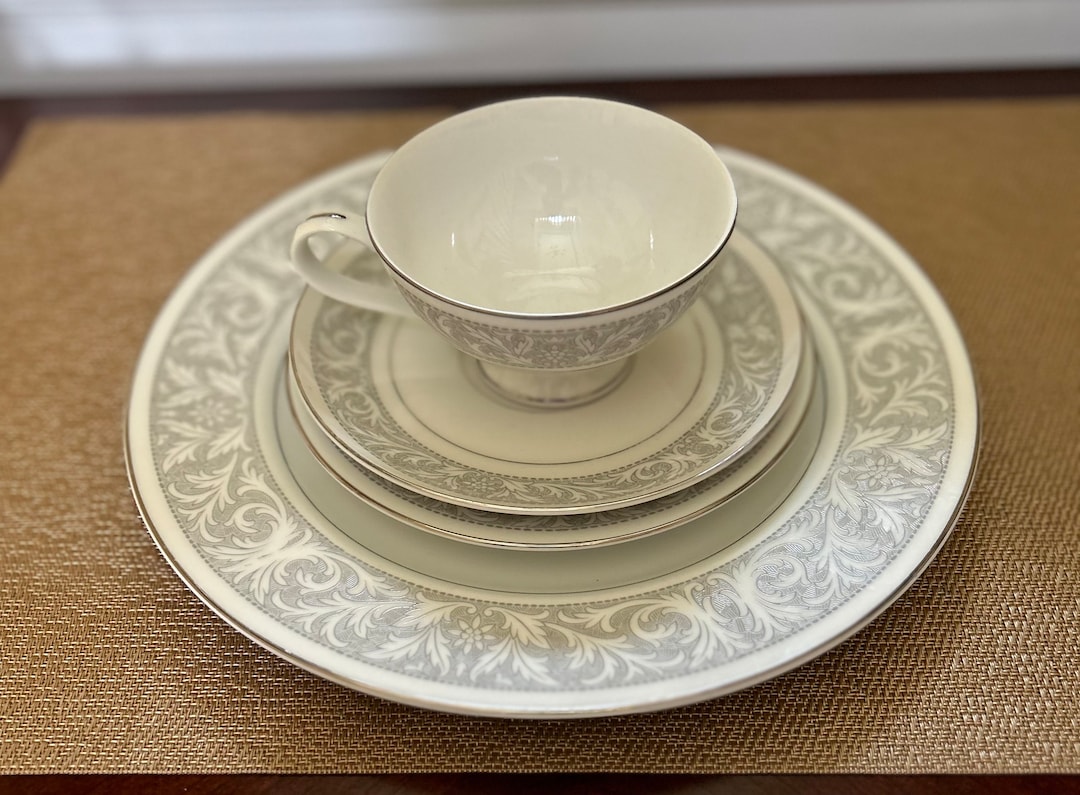 Whitney, Imperial China W. Dalton Whitney Pattern 4 Piece Place