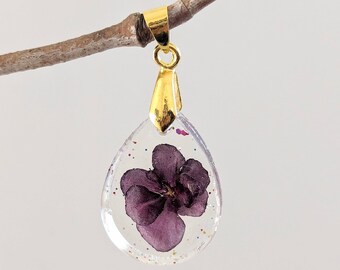 African Violet Real Dried Flower / Resin Pendant Jewelry / UV Resin Preserved Dried African Violet / Red Dried Flower Jewelry