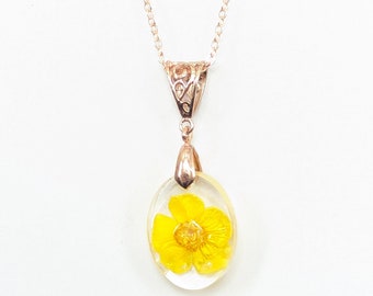 Real Buttercup Wild Pressed Flower / Resin Necklace Pendant / UV Resin Preserved Dried Buttercup Flower / Yellow Dried Flower Jewelry