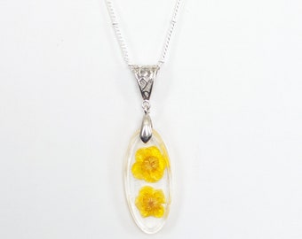 Real Buttercup Dried Wild Flower / Resin Necklace Jewelry / UV Resin Preserved Dried Buttercup Yellow Flower / Dried Flower Jewelry