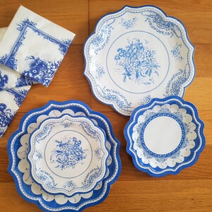 Vintage Style Blue and White Floral Paper Party Plates 22cm & 30.5cm