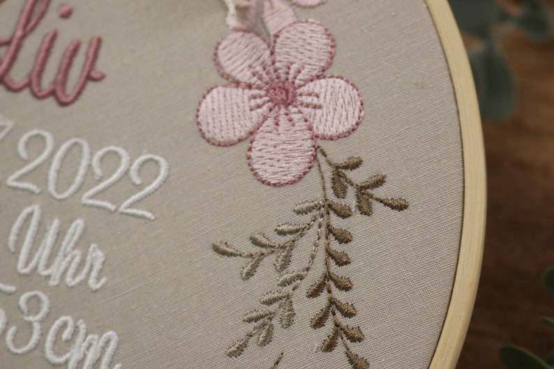 Name tag PAULA, personalized embroidery frame small flowers free national shipping image 4