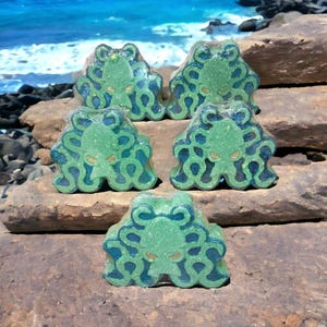 Bomba de baño Kraken de 142 g / Relajante y efervescente / Regalo inspirado en el océano, esencial para el cuidado personal / Vegana y libre de crueldad animal