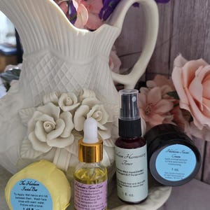 Natural Homemade Facial Skincare 4 Set Routine available for all skin types.
