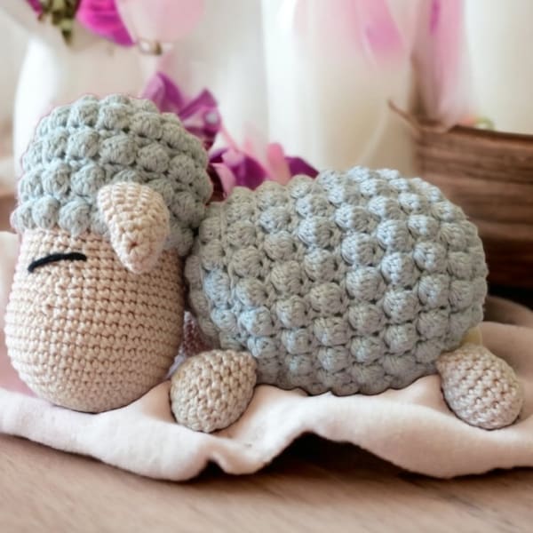 Spieluhr Schäfchen Amigurumi Schaf Lamm Baby Spieluhr Einschlafmusik Kuscheltier Nachhaltig 100% Baumwolle Geburt