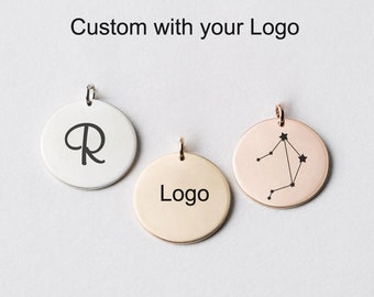 50 Stück individuelle Laser gravierte Charms, Personalisierte runde Logo Charm Disc Schmuckanhänger, Stahl hängende Markenname Pailletten Anhänger