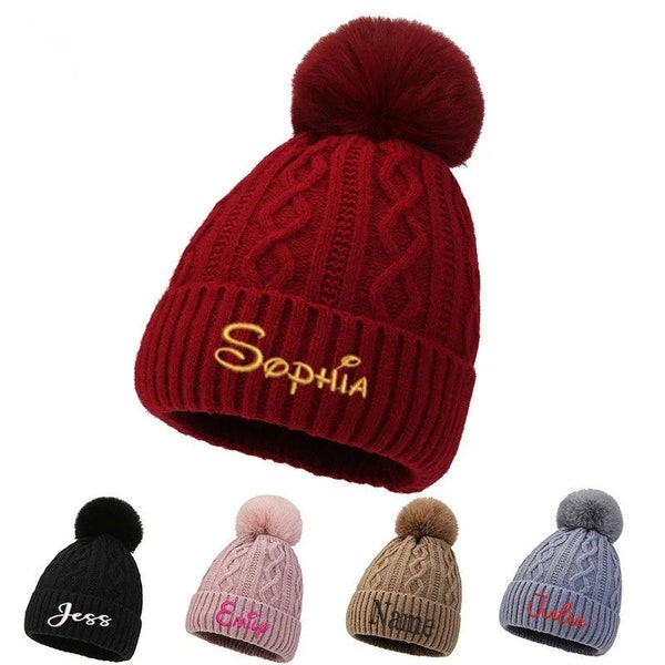 Chapeau d’hiver personnalisé pour les enfants, nom brodé personnalisé Pom Beanie personnalisé bébé cadeaux de Noël filles garçons enfant chapeau tricoté