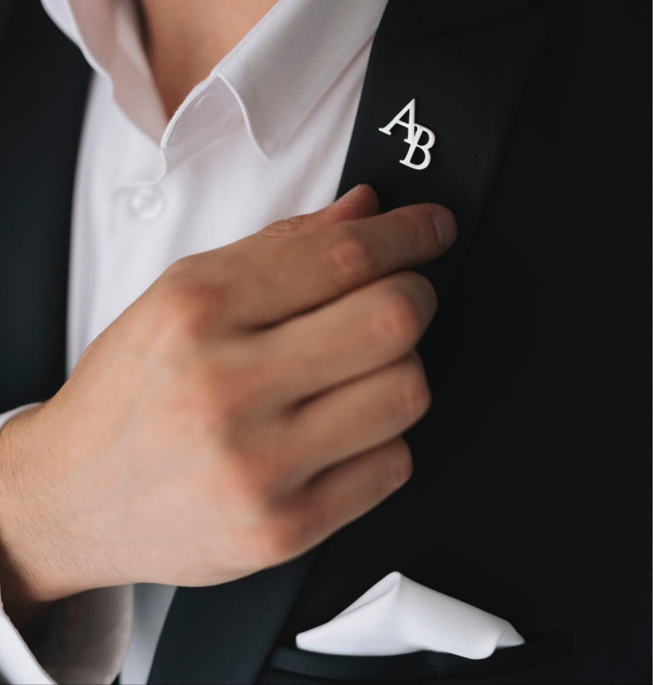 Custom Initials Lapel Brooch For Groomsmen, Stainless Steel Silver Name Letters Personalized Wedding logo Pin Man Suit, Gift for him