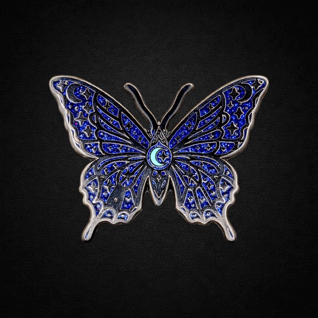 Elegante broche van vlinder, geëmailleerd, blauwe vleugels Elegante broche van vlinder, geëmailleerd, blauwe vleugels