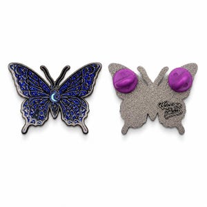 Pin esmaltado de mariposa celestial – Alas que brillan en la oscuridad, joyería cósmica galáctica imagen 3