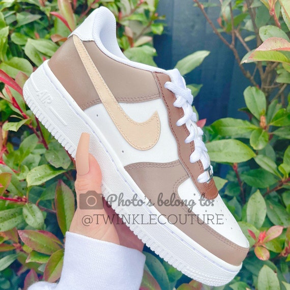 Joseph Banks maag liter Koffiebeige en bruine custom Nike Air Force 1 sneakers - Etsy België
