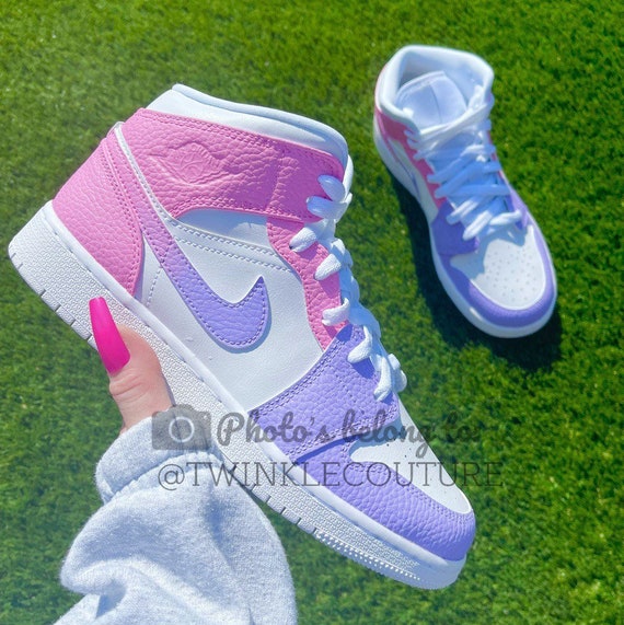 Air Jordan 1 High Top Sneakers in Multicoloured - Nike