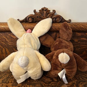 2012 Disney Mickey Mouse/Minnie Mouse Chocolate Scented Easter Plush image 4