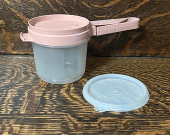 Vintage Tupperware "Sift It' Flour Sifter #1689 Baking & Cooking Utensil