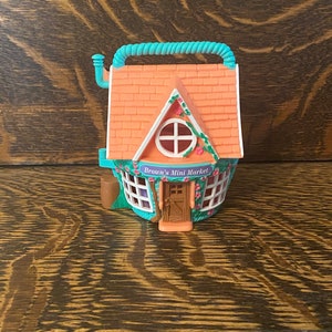 Vintage Teeny Weeny Families Brown’s Mini Market 1995 Vivid Imaginations Polly Pocket Style Miniature Compact
