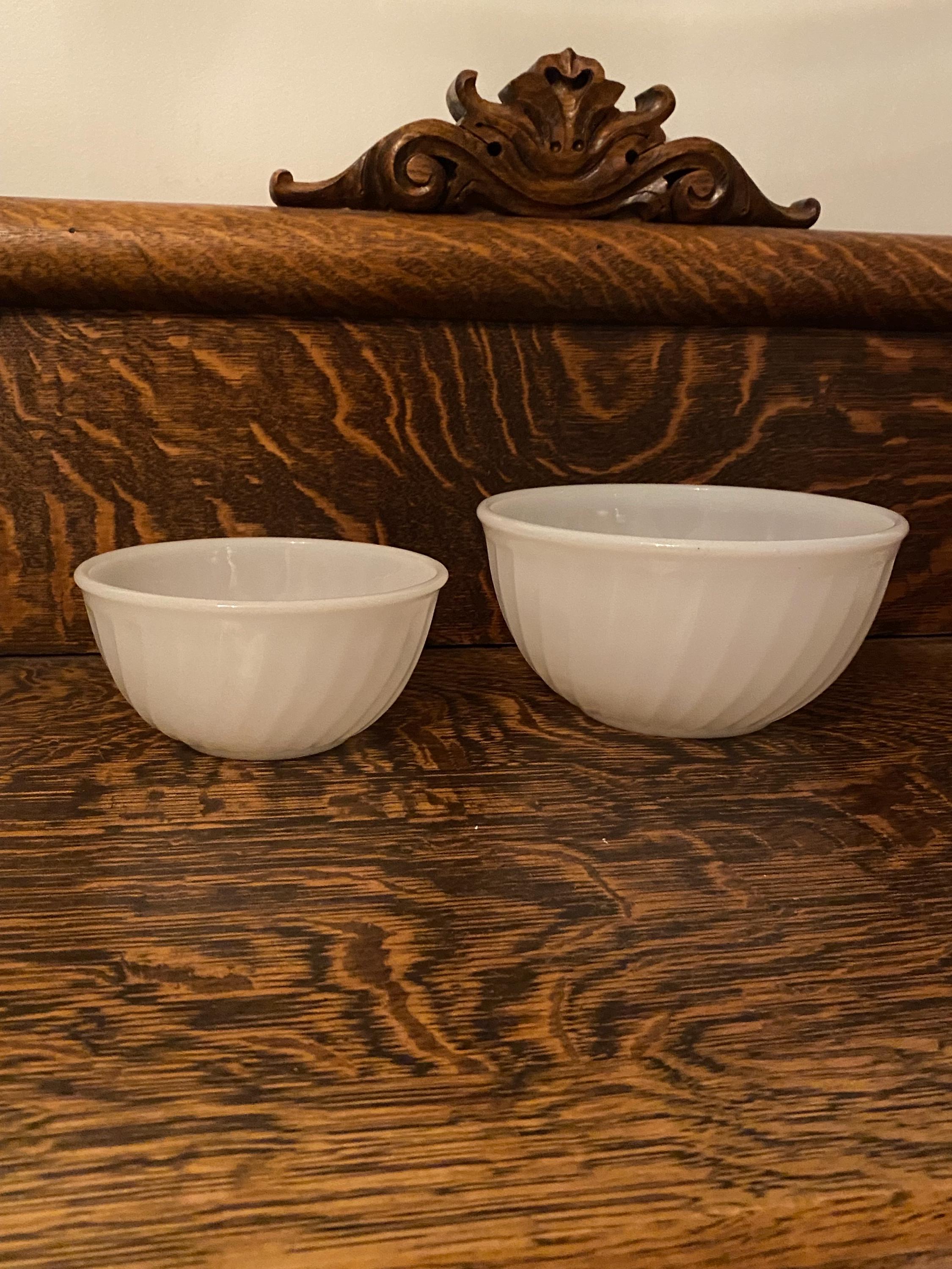 Vintage Anchor Hocking Fire-king White Ribbed Mixing Bowl Set of 2