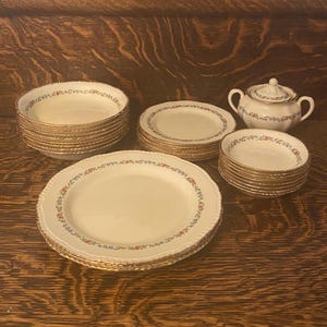 Antique Ridgway Pattern 302 England Dinnerware Dessert Bowls, Soup Bowls, Bread & Butter Plates, Dinner Plates, Sugar Dish