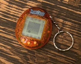 Tamagotchi 1996 白キーホルダー付き3点 Tamagotchi white BANDAI 1996 | eBay