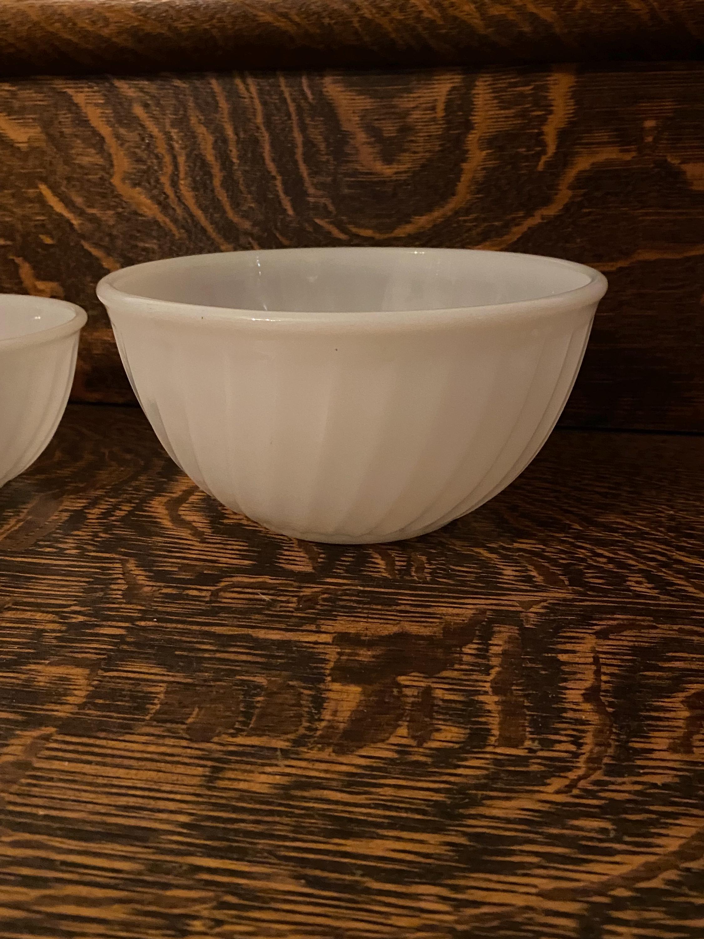 Vintage Anchor Hocking Fire-king White Ribbed Mixing Bowl Set of 2