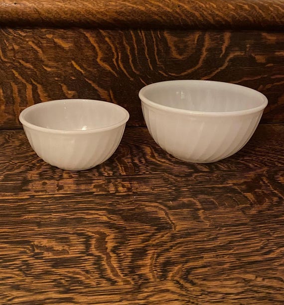 Fireking ファイヤーキング vintage ボウル 白 2点セット Vintage Anchor Hocking Fire-king White Ribbed Mixing Bowl Set of 2