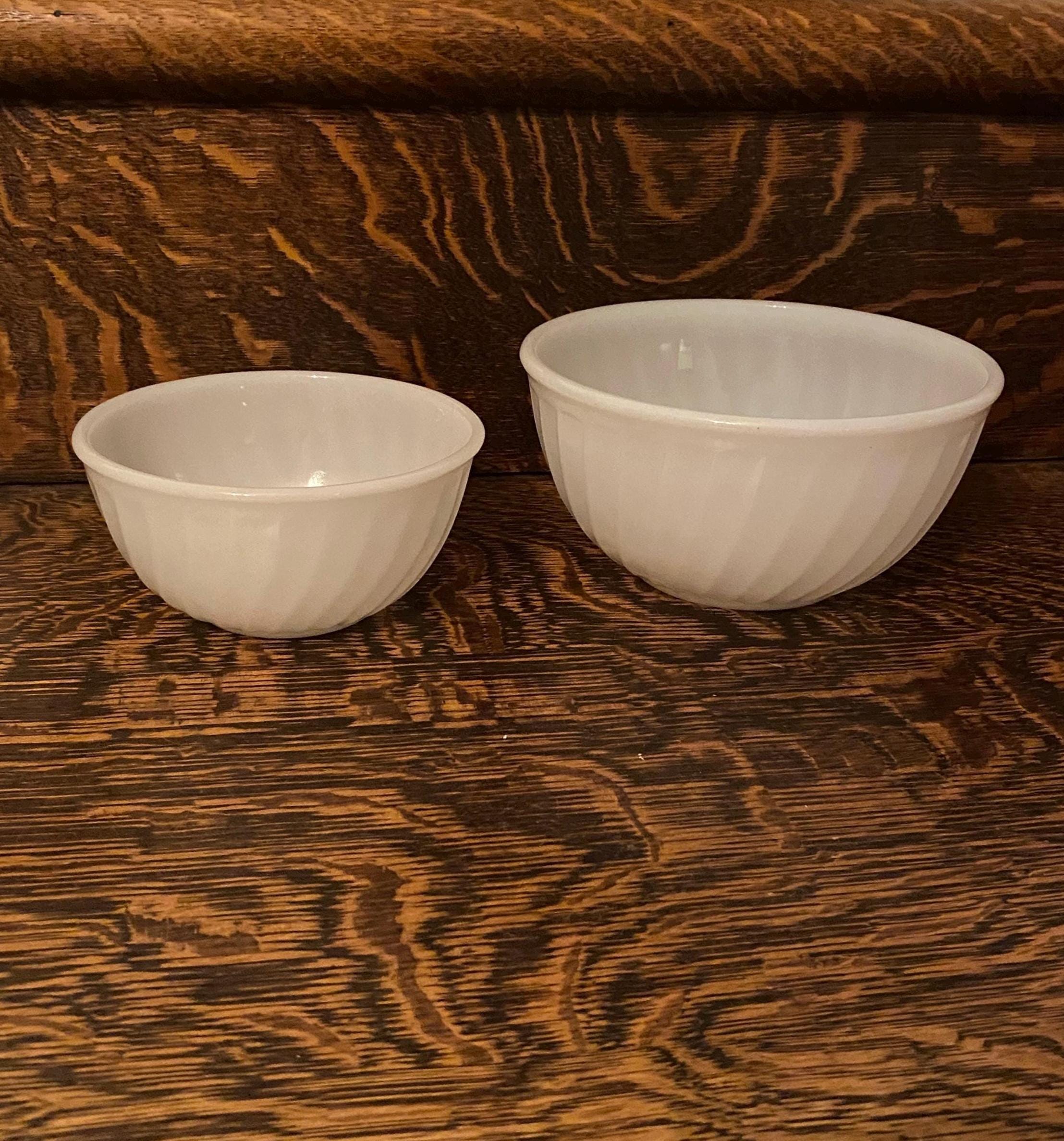 Vintage Anchor Hocking Fire-king White Ribbed Mixing Bowl Set of 2