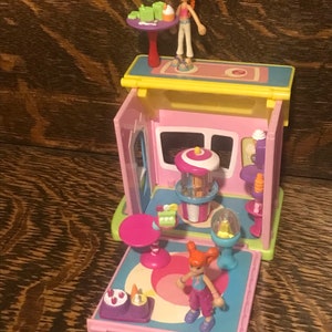 POLLY POCKET FASHION BEACH GAME 2004 NEW- OPENED BOX