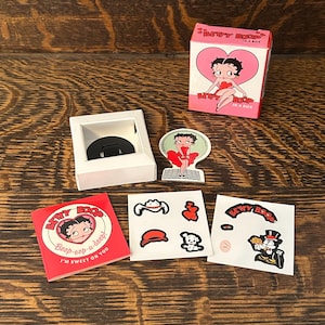 2004 Betty Boop In A Box Figure, Booklet & Sticker Accessories King Features Syndicate
