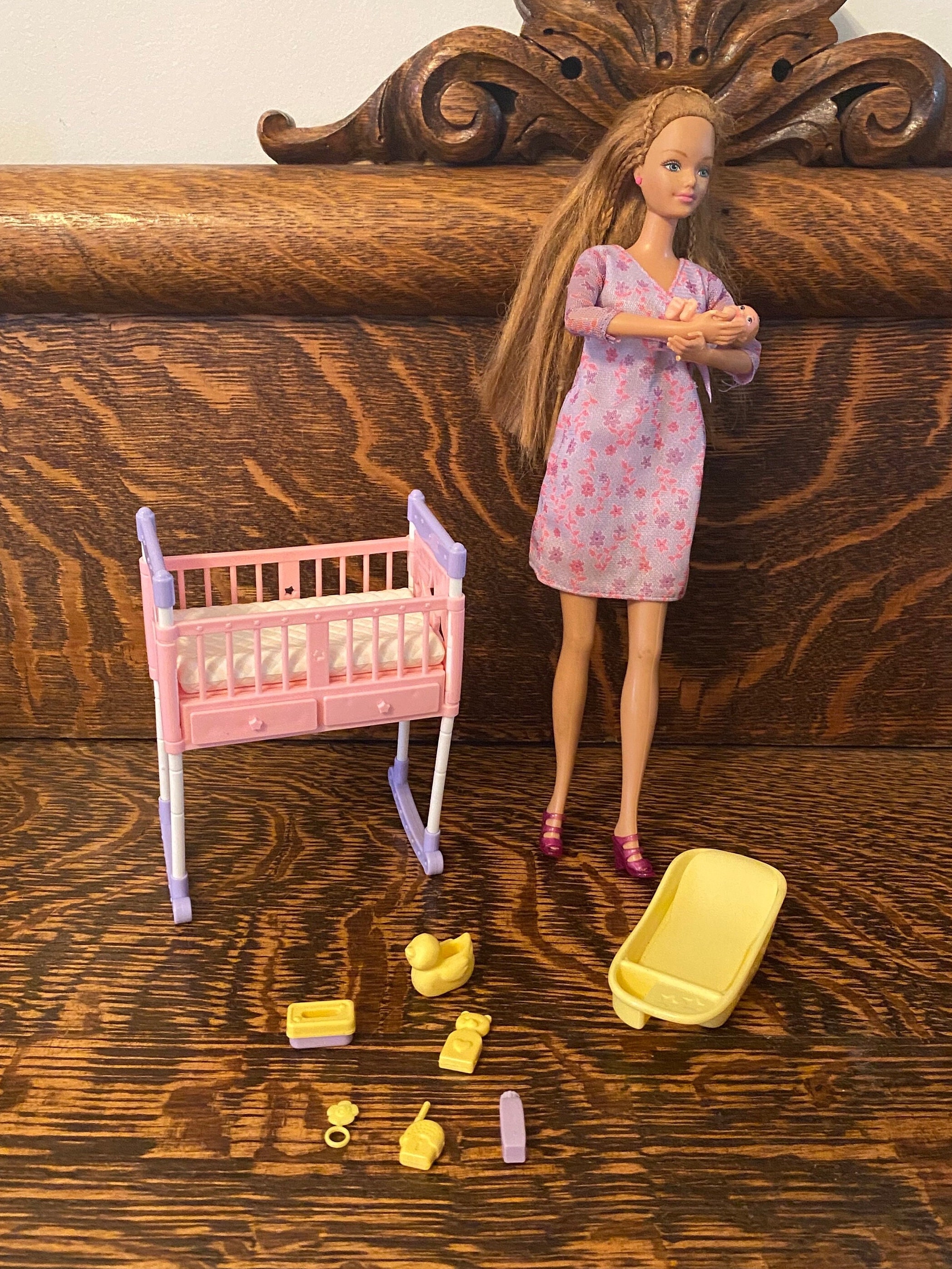 Barbie Happy Family Pregnant Mom Midge & Baby NRFB New w Crib 2002 Mattel 🍼