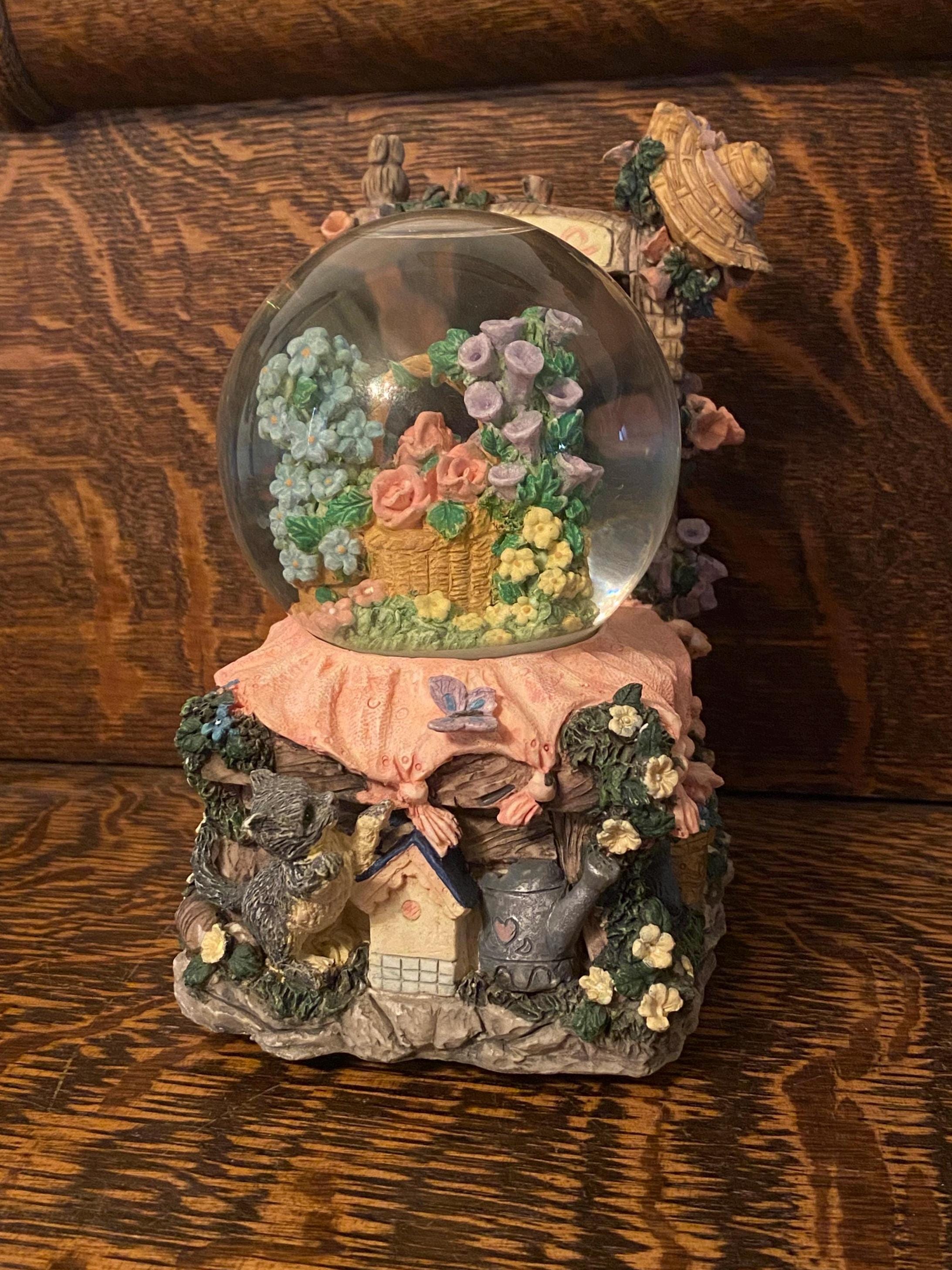 Musical Snow Globe Special Treasures 2002 Snowglobe Flower Garden