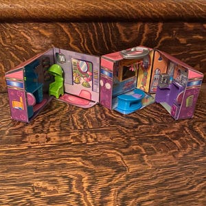 Vintage Mattel Polly Pocket Fashion Polly Super Stylin’ Mall Playset With Accessories Portable Polly Playset