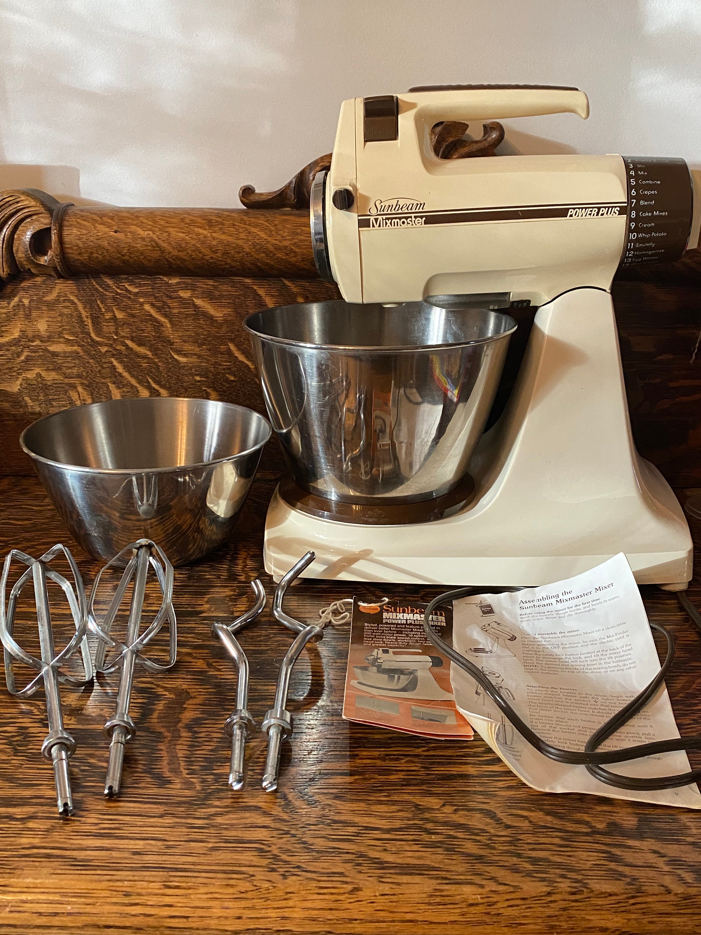 Vintage SUNBEAM Mixmaster Junior Hand Mixer + Beaters Original Box- Model H