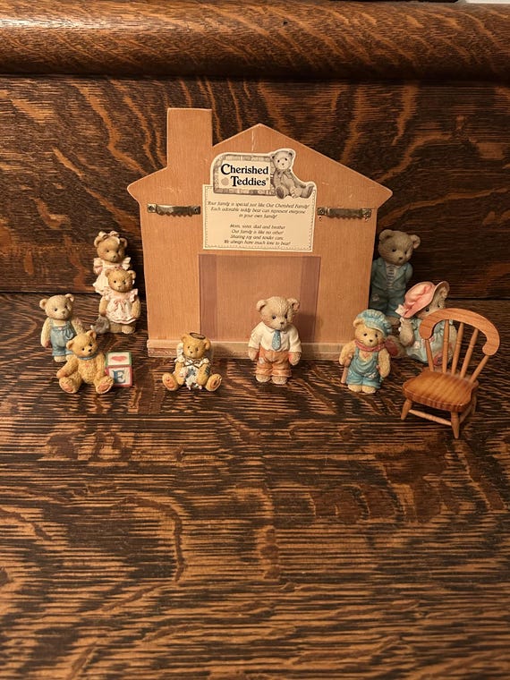 Our Cherished Family Cherished Teddies Set Complete With Extras