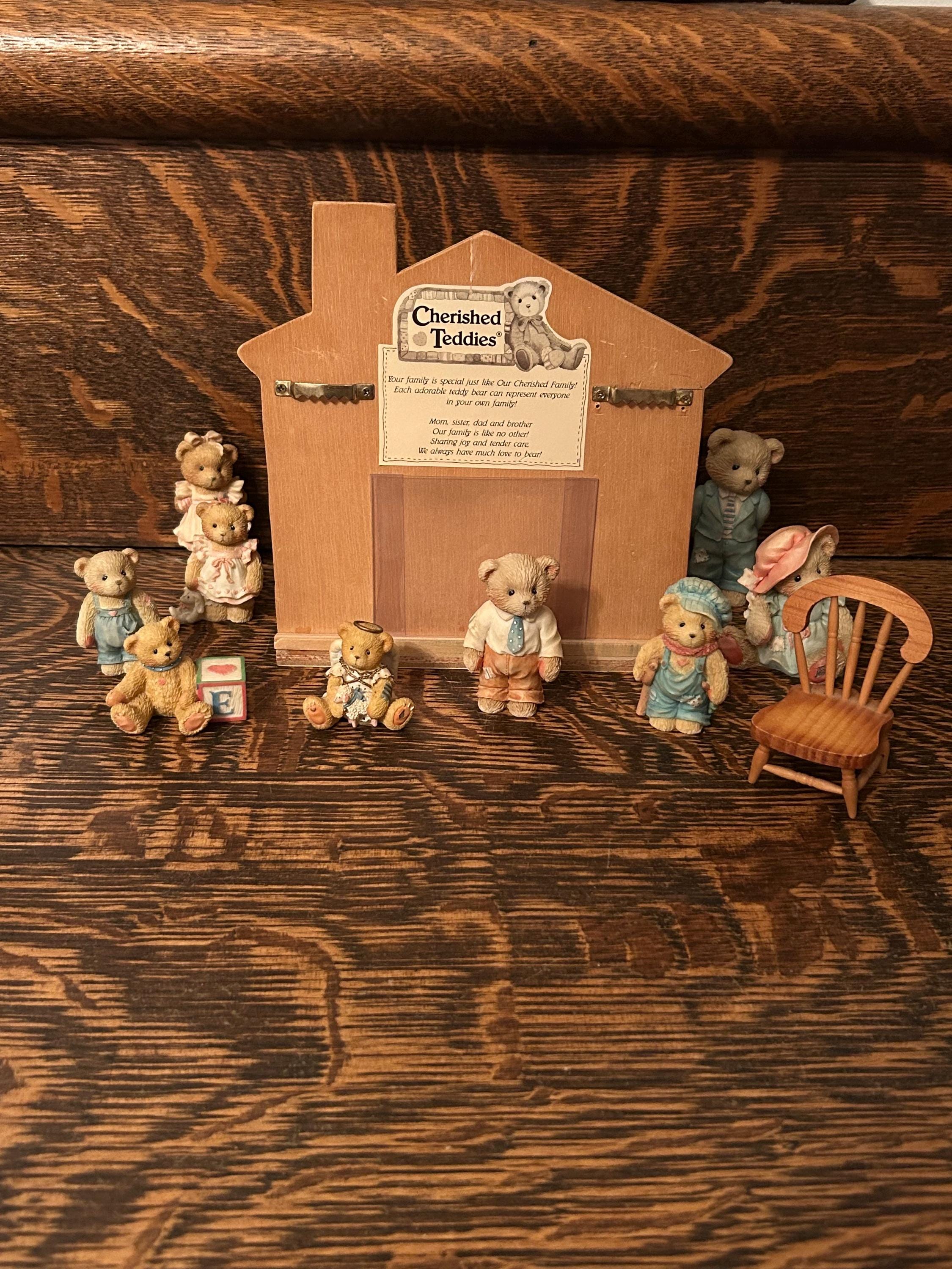 Our Cherished Family Cherished Teddies Set Complete With Extras