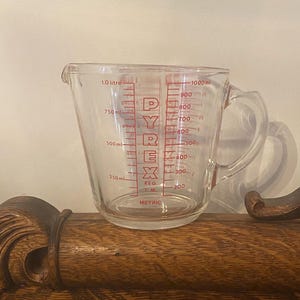 Vintage Pyrex Measuring Cup Glass 4 Cup Model Metric Measurements Farmhouse Kitchen