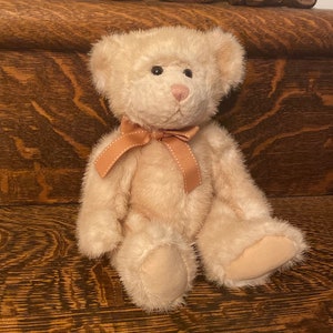 Vintage Russ Teddy Bear “Ivanka” Bear Russ Berrie & Co.