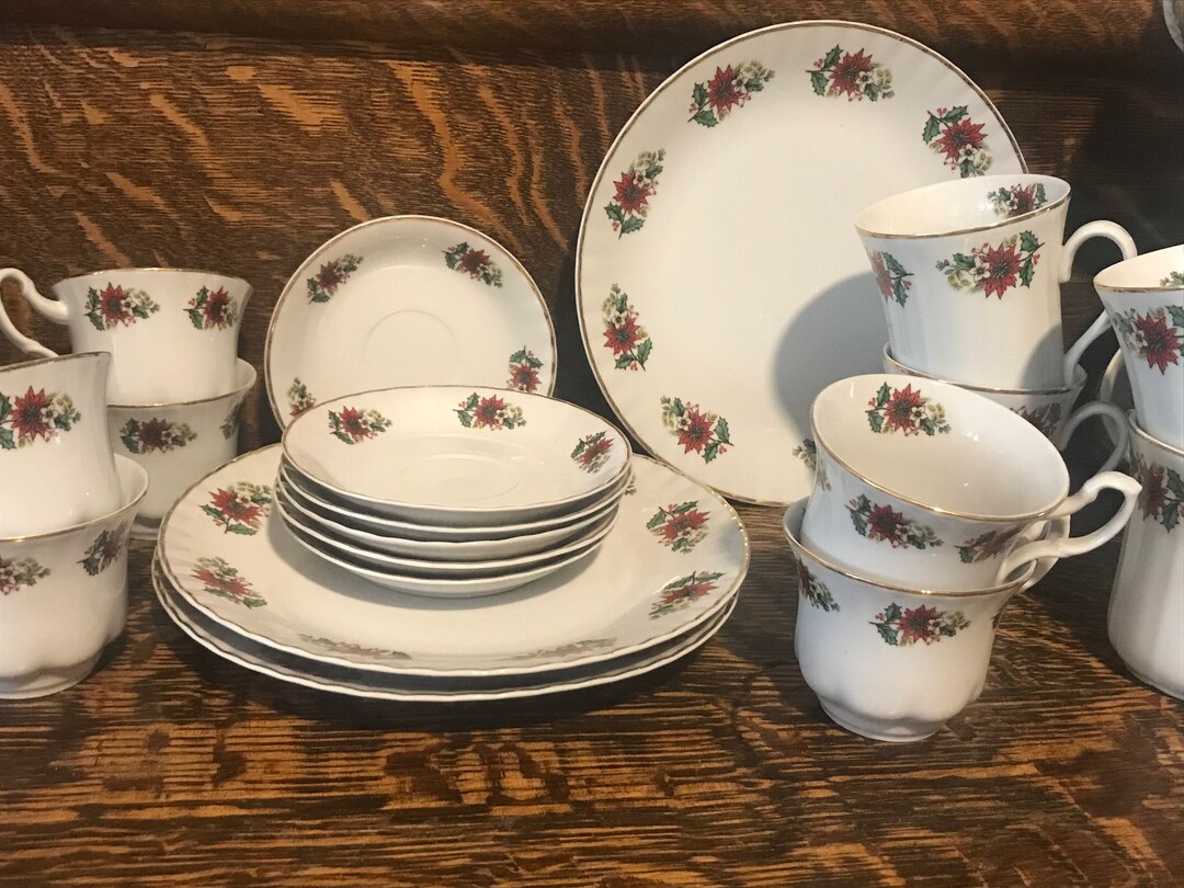 Crown Imperial 80s Christmas Dinnerware Set 19 Piece Poinsettia & Gold ...