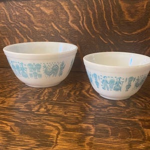 Pyrex Butterprint Mixing Bowls Set Of 2 #401 & #402 Nesting Serving Bowls 1.5pt/1.5qt