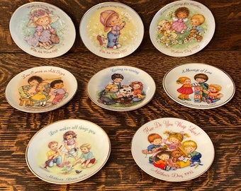 Vintage Avon Mother’s Day Plates Pick One/Choose One 1981 - 1982 - 1983 - 1984 - 1989 - 1990 - 1991 - 1992 Decorative Collectors Plates