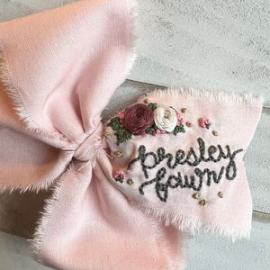 Hand Embroidered Bow, Custom Name Bow, Name Gift For Kids, Personalized Bow, Baby Shower Gift, First Birthday Bow, Baby Headband, Spring Bow image 3