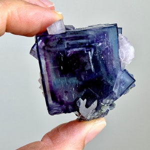 Colour-zoned Fluorite with Calcite