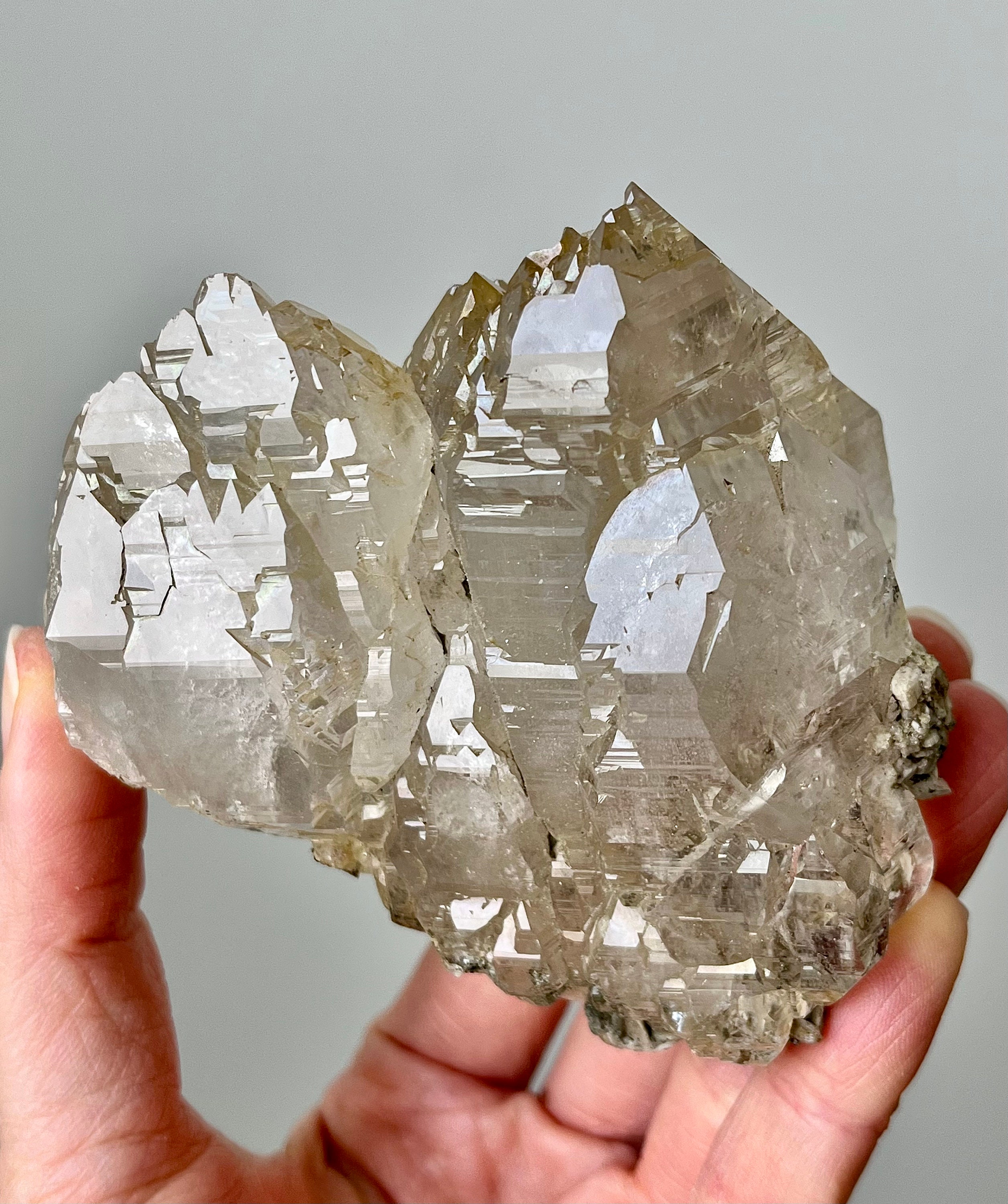画材 Iron Quartz Genuine Skeletal Elestial Quartz With Iron Oxides, Hematite, Calcite