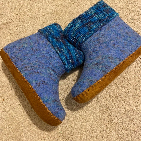 Slippers, house shoes, fagots, Huttenschuhe, Hausschuhe, Schafwolle, felt boots