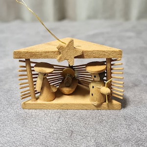 Vintage retro Bethlehem nativity scene folk art East Germany hand carved decoration #23