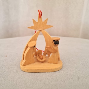 Vintage retro Bethlehem nativity scene folk art East Germany hand carved decoration #129