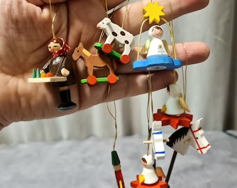 Vintage Erzgebirge Holz Miniatur handbemalt Christbaumspielzeug #18