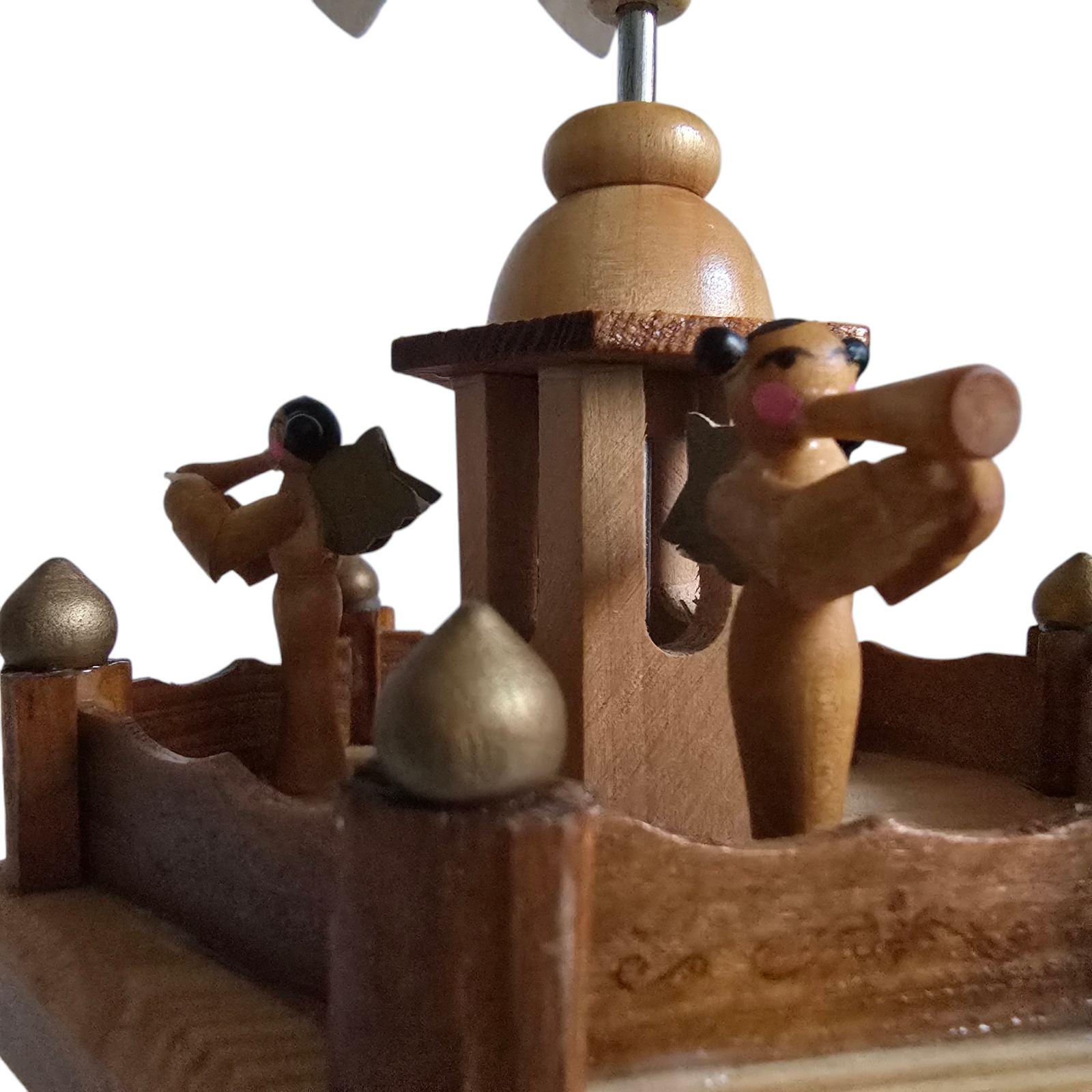 ヴィンテージ エルツ山地 ドイツピラミッド：手描き木製フィギュア