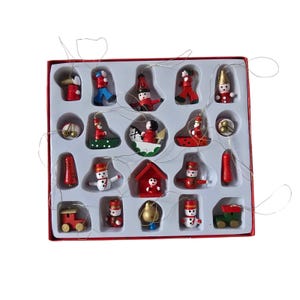 Vintage set of 20 wooden miniature figures Christmas hand painted decoration #79