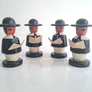 Vintage retro Erzgebirge Wooden Carolers German Christmas hand painted decoration #228
