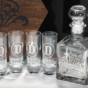 Tequila Schnapsgläser, Jubiläumsgeschenk, Geschenk für Papa, Schnapsgläser, Tequila Dekanter Set, Wodka Schnaps, Dekanter Dekanter, personalisierte Schüsse