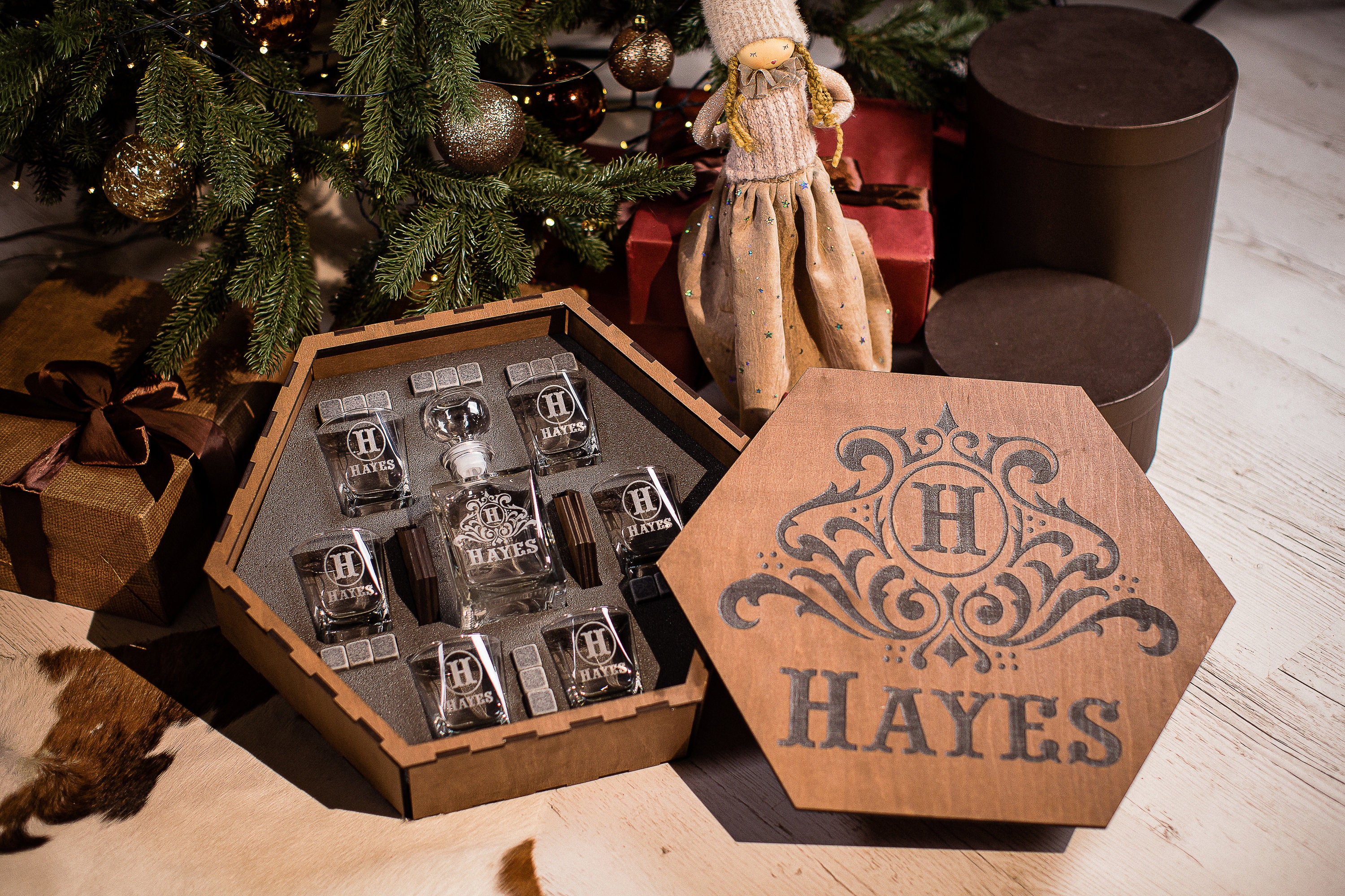 Christmas Gifts, Whiskey Decanter Set, Personalized Whiskey Gift, Anniversary Gift, Fathers Gift, Christmas Gift for Man, Whiskey Glasses